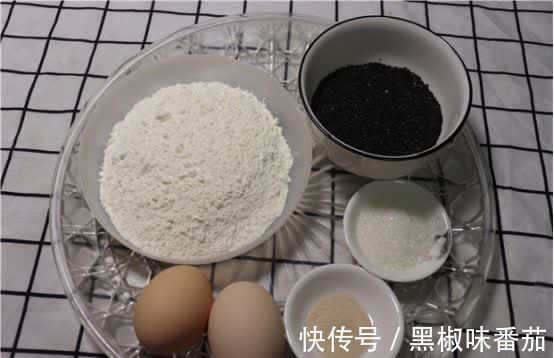 食用油|黑芝麻这样做太吃了,加2个鸡蛋,简单一搅,出锅小孩抢着吃