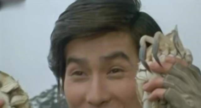 螃蟹|泰罗奥特曼里的悲剧时刻,怪兽破坏船只为生存,最后怪兽全家被吃