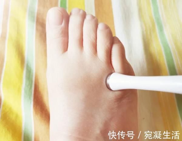 绝招|每天睡前10分钟，这样按摩足部，相当于在给全身吃补药！