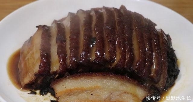 年夜饭系列梅菜扣肉，肉质肥而不腻，入口即化，学会给家人露一手
