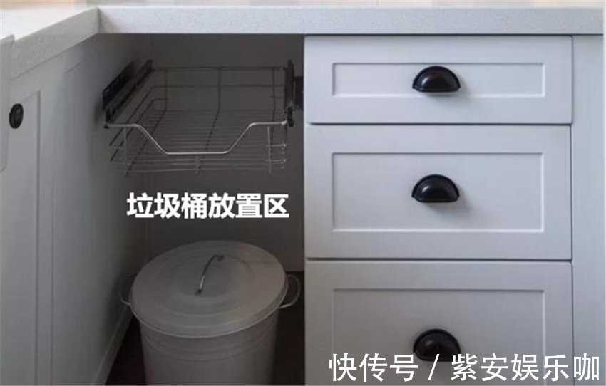 压抑感|厨房定制橱柜千万别做满!现在流行空一格,美观又实用!