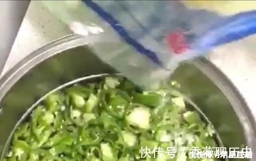 神仙辣椒|婆婆教我腌“神仙辣椒”，上桌比肉抢手，腌一盆都不够吃三天
