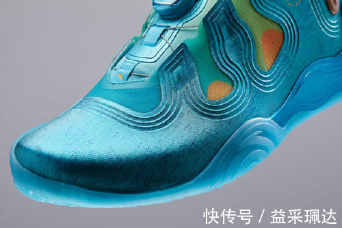 大招|售价直追Yeezy市值超过Adidas,这家国产鞋厂要放大招