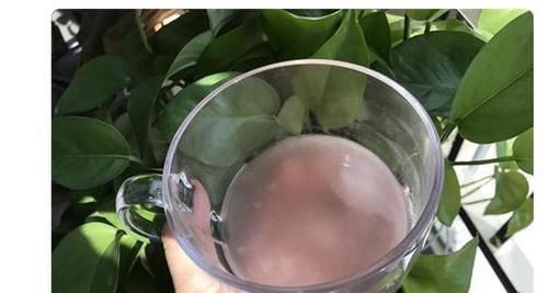 法令纹|女人开始衰老时,面部多半会有3个变化,若没中,恭喜还很年轻