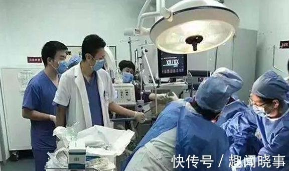 血管|53岁男子脑梗偏瘫，竟然和妻子有关？炒菜放一物，胜过很多“毒”