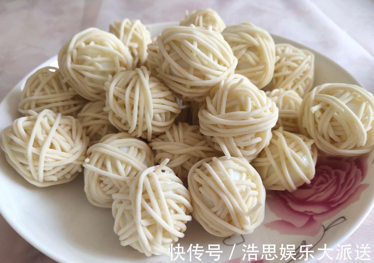 最近这道菜火了,寓意“腰缠万贯”,学会过年吃正好,吃出好彩头