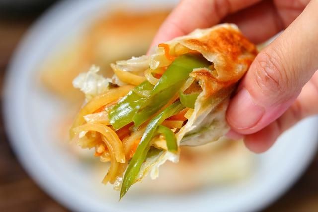 酥脆|懒人版土豆丝盒子,皮薄如纸酥脆美味,无需揉面小白也能轻松搞定