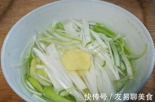 腥味|做清蒸鱼，加盐去腥是大错特错，这样做才好吃，肉质鲜嫩没腥味