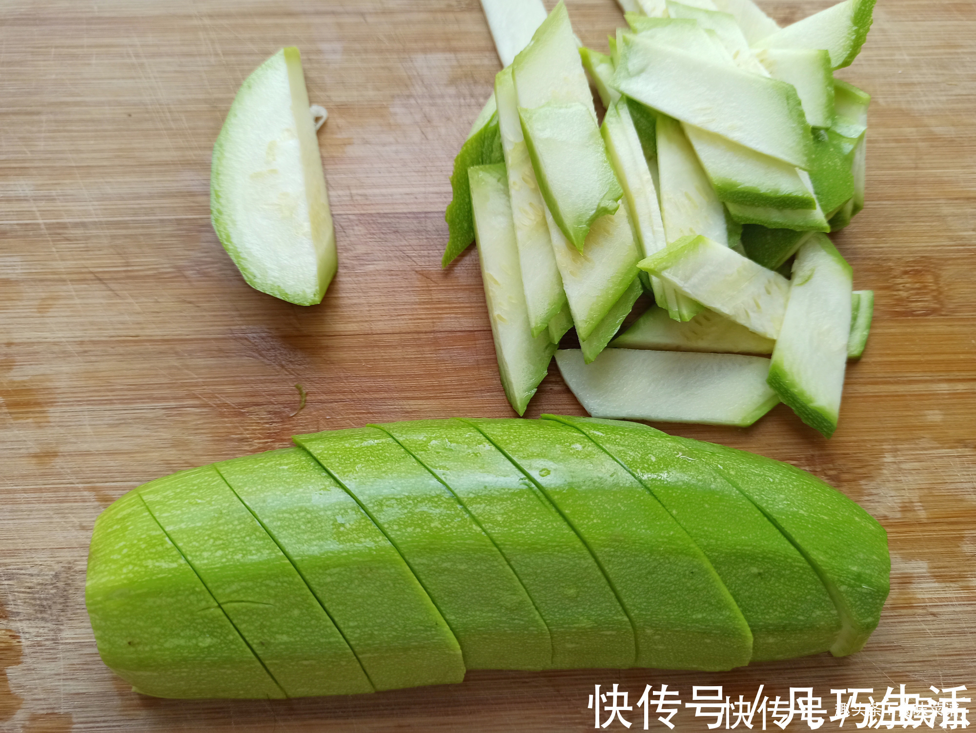 西葫芦|蔬菜中的钙片，用来凉拌最合适，我家一周吃5次，比吃肉都香