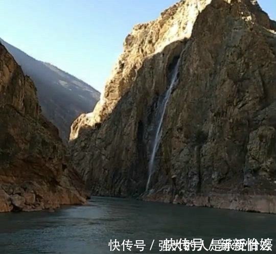 小黑鱼|长江源头,绝壁里流出泉水,里面有种野鱼,上千一斤!