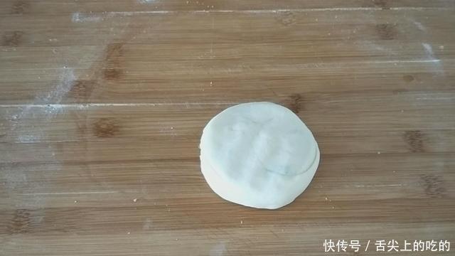 食材|葱花饼这样做太香了,多加1种食材,外酥里软,凉了也不硬,解馋