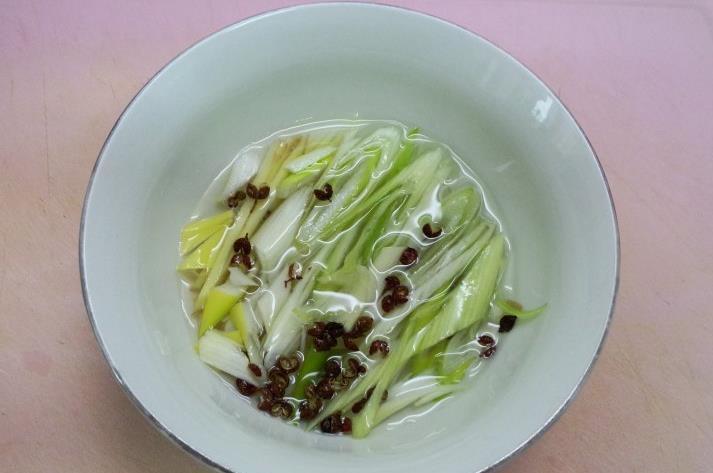 可口|包馄饨,调肉馅很重要,掌握“3个窍门”,鲜嫩可口,香而不腻