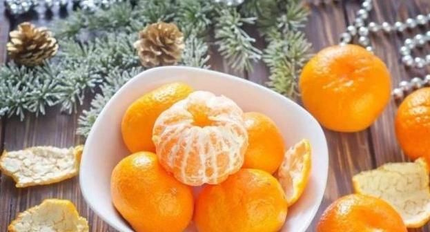 白醋泡桔子皮很好,三种奇妙的使用方法,可以帮助你解决平常问题