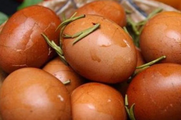 茶鸡蛋|每天早上吃个鸡蛋身体好，但要避开“4不”，不然身体越吃越差