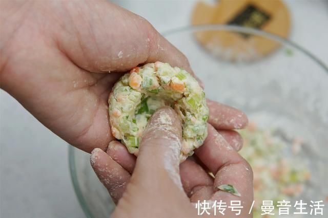 胡萝卜丁|天热,用这2样菜一起蒸,当成主食吃,低卡营养,管理体重轻松了