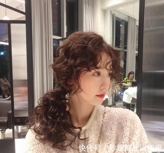 脸型|“显脸小”的四大发型气垫烫圆脸专属,方脸法式烫更高级!