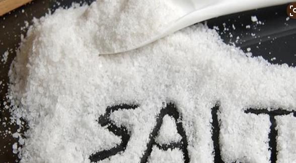 煮出来的玉米要好吃，这一物离不开，开锅后加一小匙，玉米更香甜