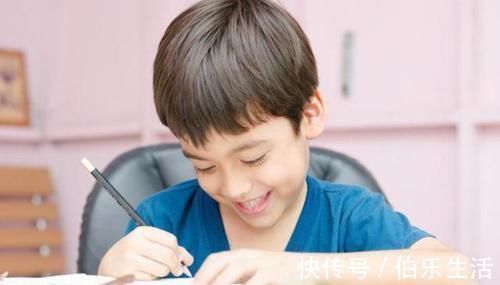作业|6岁孩子写作业到凌晨,宝爸询问后直接撕了作业本:咱不抄了