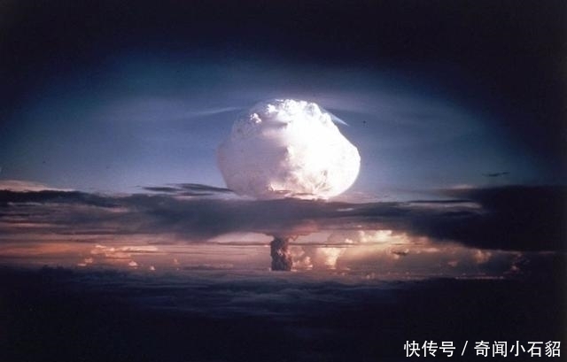 巴尔 科考船队员冒死记录:首颗氢弹爆炸,巨大橙色火球升起,17次巨响