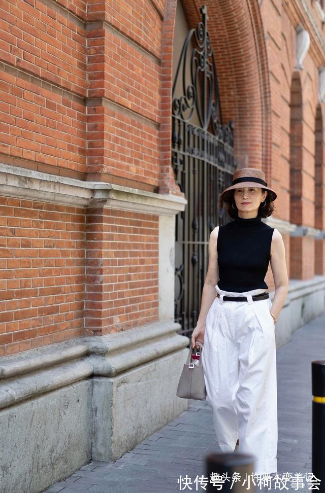 轻奢风 女人过了40岁尽量不要穿T恤配阔腿裤,学三木妈妈这样穿,真气质