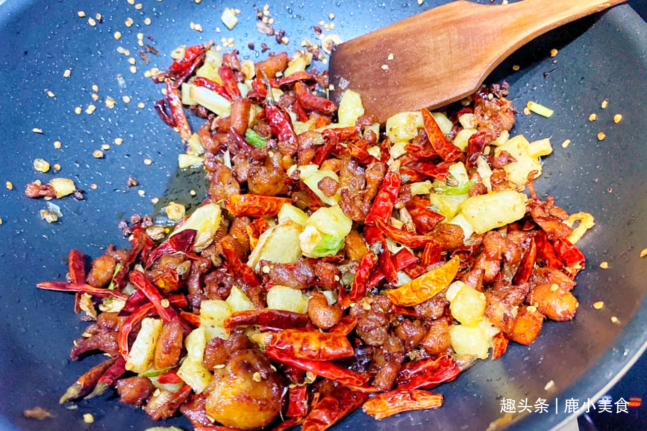 把蚝油当酱油用是大错！谨记“4不放2不吃”，用错别怪菜难吃