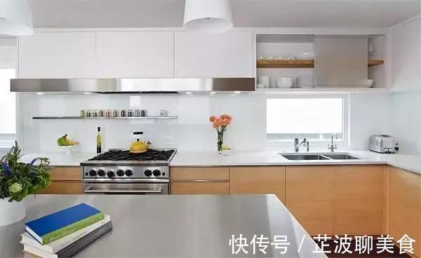 厨房|现在厨房装修已经不流行贴瓷砖了,聪明的人都喜欢这样装!