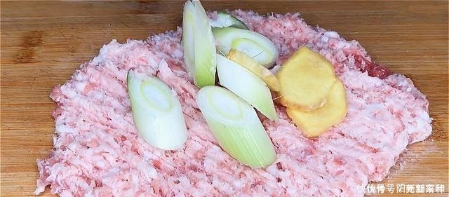 每年过年必做的硬菜,卷一卷蒸一蒸,干净无添加,待客必备