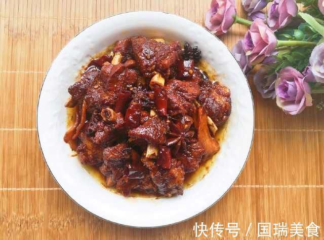 炖排骨时加入“一样东西”,排骨20分钟就醇香软烂,材料每家都有