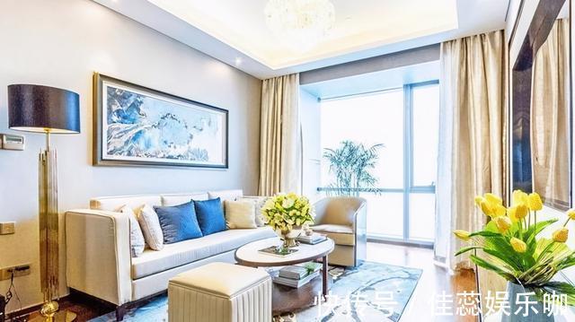 阳台上|“卧室带阳台”和“客厅带阳台”哪个好?住过的人说出了心里话