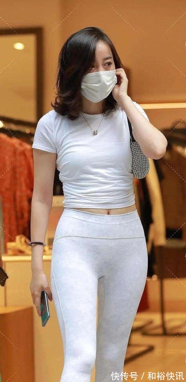 针织衫 打底裤穿出自然不做作风情，彰显时髦感，带来线条美感！