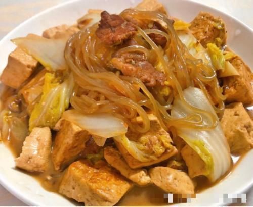 窍门|白菜炖豆腐原来有窍门,大厨教你几个技巧,上桌连汤汁都不剩