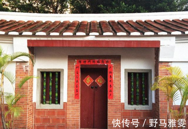 书生|上联“东和尚,西尼姑,两厢情愿,糊糊涂涂”,书生的下联成经典