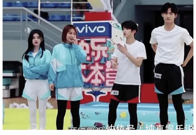 這一同框，網友們都開始質疑劉宇的身高了