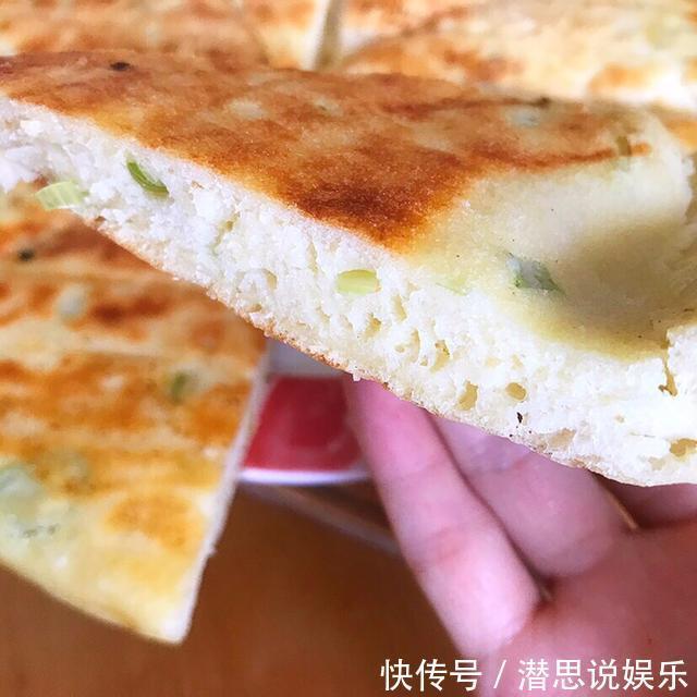  倒入|不用下手和面，一搅一煎就完成，蓬松软绵，美味可口