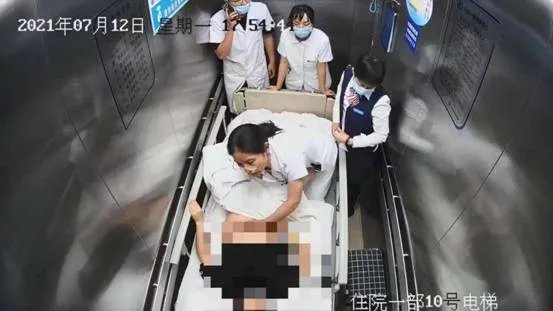 主任医师|胎儿脐带脱垂命悬一线为了这一声啼哭 他们拼尽全力