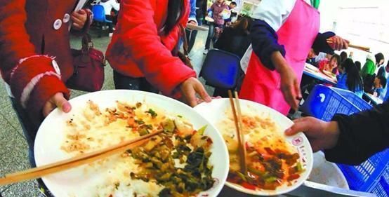 海鲜|医生：想长寿，3种菜说啥不要端上餐桌，1种“零食”常吃养肝长寿