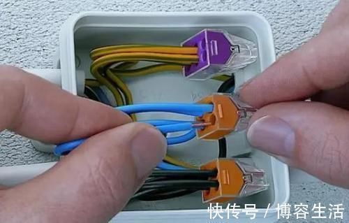 电线|插座并线还在用胶布缠绕吗?现在电工都用新式工具,轻轻一扣就好
