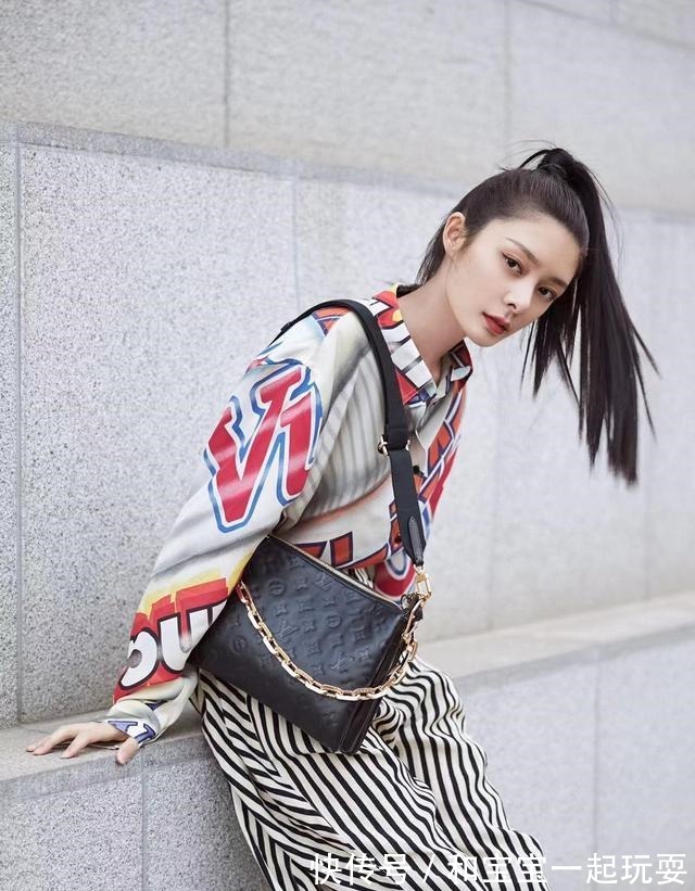 路易威 女生穿搭可以学傅菁look，可盐可甜！