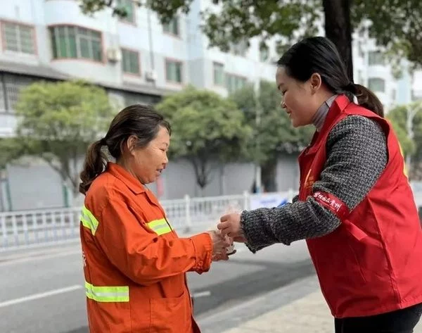 坚持资源共享优化志愿服务