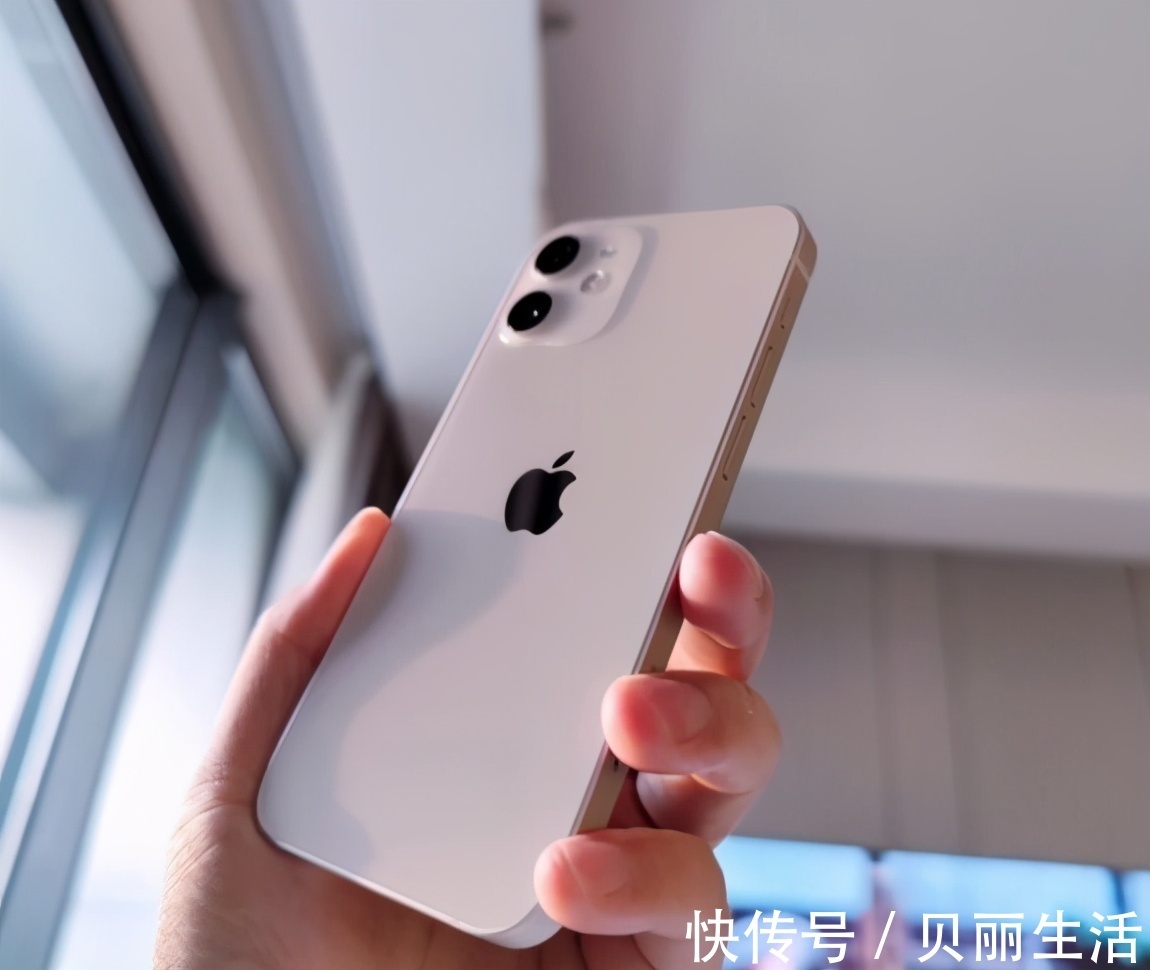 买iPhone12还是等iPhone13？线下店老板建议一针见血，说到心坎上了