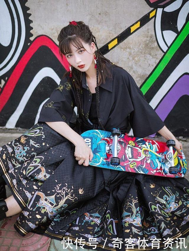 养眼|最近火了一种穿法叫“上面JK,下面汉服”,高级感十足,太养眼