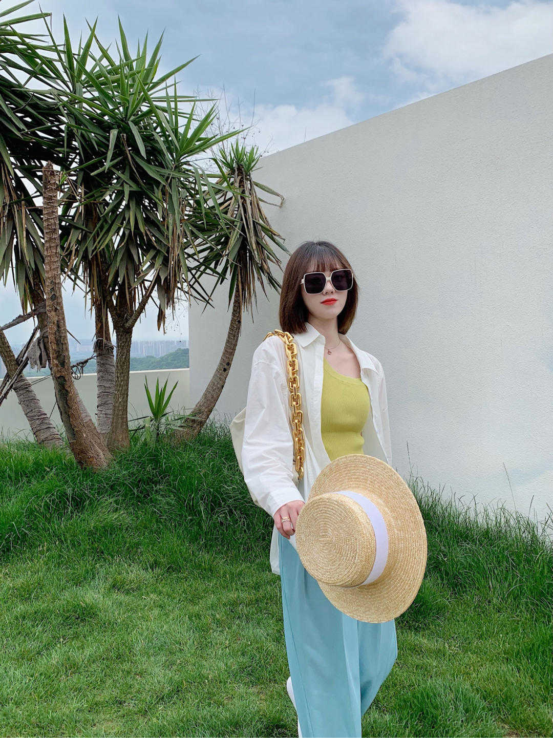 夏季|夏季阔腿裤要这样穿,搭配上白色衬衫,广告显得清爽,显瘦又舒适