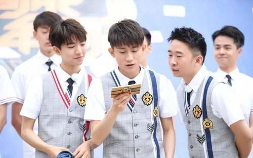 “被停播”的几档综艺,高能少年团上榜,最后一个因明星太多被停