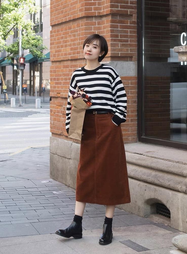 女人味|谁说黑色显老气?记住这4个技巧,不老气、不扮嫩,简约得体才是美