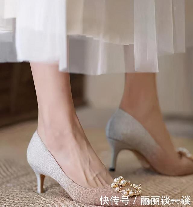 满分|哪个女孩子不爱高跟鞋呢华丽大气的尖头高跟鞋,高级感满分