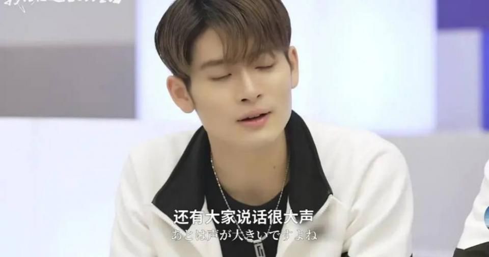 《创4》外国选手又惹争议，吐槽中国人声音大，还说服务员态度差