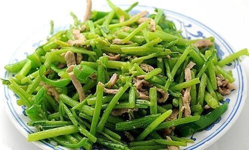 肝脏|养肝要多吃此菜,每天炒一盘,排出毒素,肝脏越来越健康