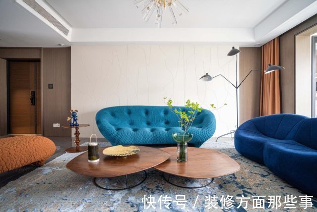 卡通|200㎡的海景大平层,同一空间中,兼具沉稳大气、时尚跳跃