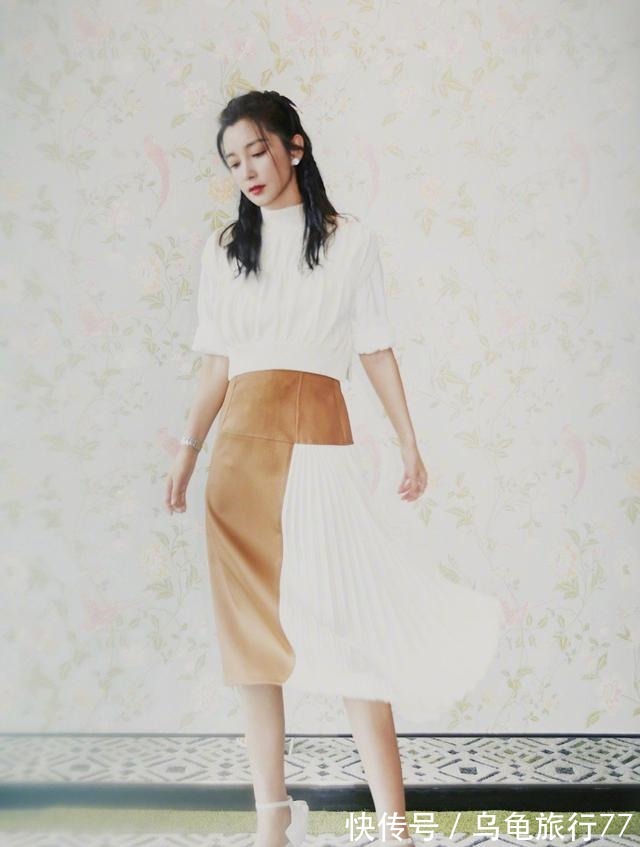 毛衫 毛衣下面别配裤子了,今年流行“毛衣+半身裙”,温柔有女人味!