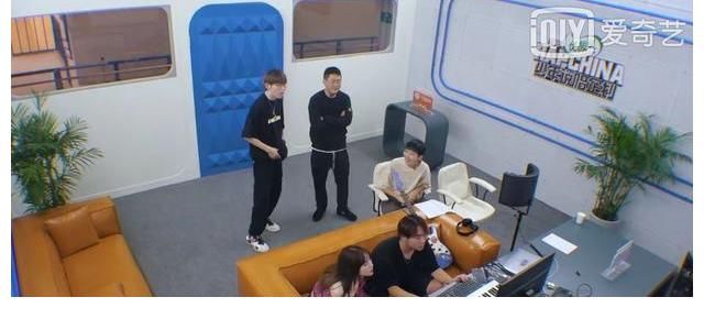 cypher|《少年说唱企划》首次公演自选队友 kidog成功追星周梓倩